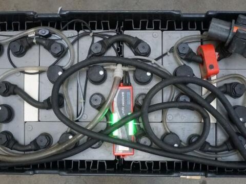 24 Volt 4 PzS 620 Ah 3