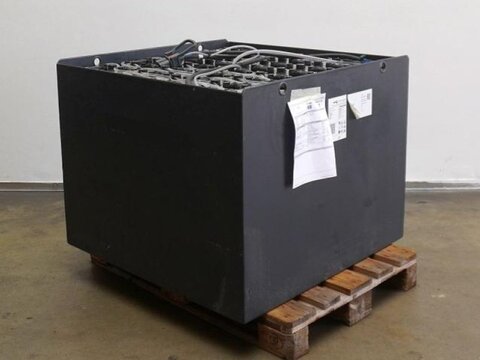 Sonstige 80 Volt 6 PzS 930 Ah