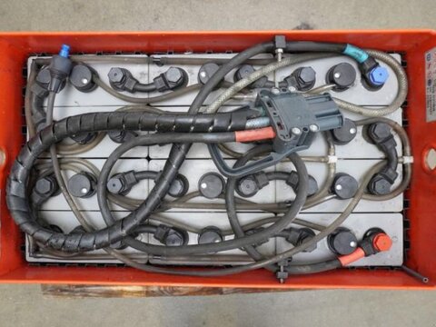 24 Volt 4 PzS 460 Ah 3