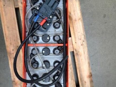 24 Volt 3 PzS 375 Ah 2