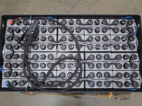 80 Volt 3 PzS 240 Ah 3