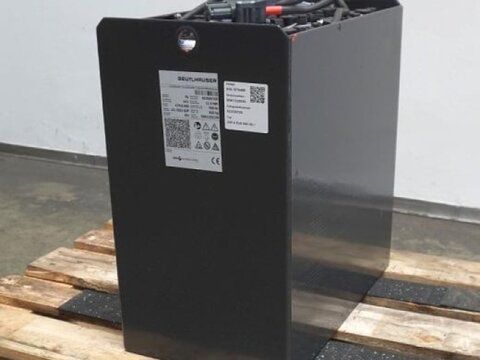 Sonstige 24 Volt 4 PzS 500 Ah