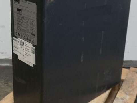 24 Volt 2 PzV 200 Ah 1