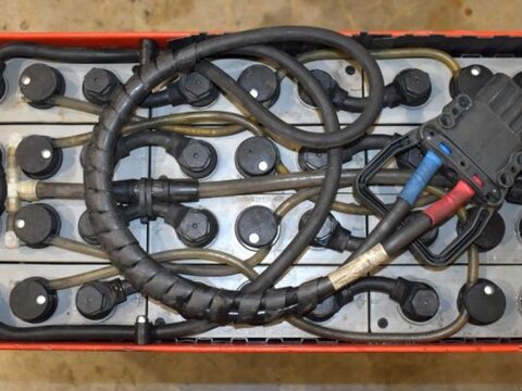 24 Volt 3 PzS 360 Ah 3