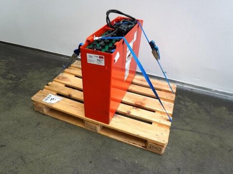 24 Volt 3 PzS 375 Ah 1