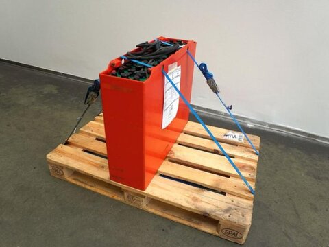 24 Volt 3 PzS 375 Ah 2