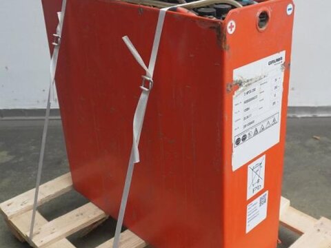 Sonstige 24 Volt 2 PzS 250 Ah