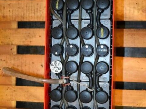 24 Volt 2 PzS 250 Ah 3