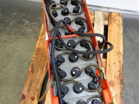 24 Volt 3 PzS 375 Ah 3