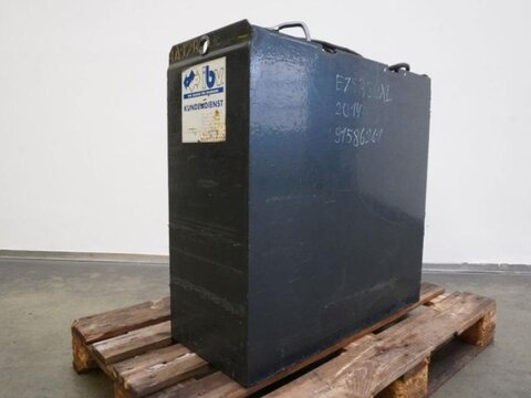 24 Volt 4 PzS 620 Ah 2