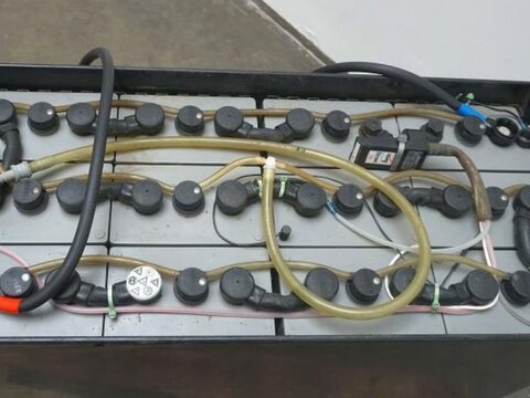 24 Volt 6 PzS 930 Ah 2