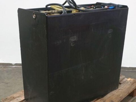 24 Volt 6 PzS 930 Ah 3