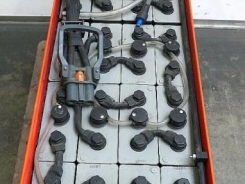 48 Volt 4 PzS 620 Ah 3