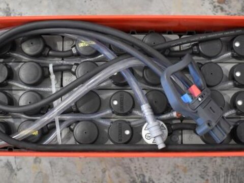 24 Volt 2 PzS 230 Ah 3