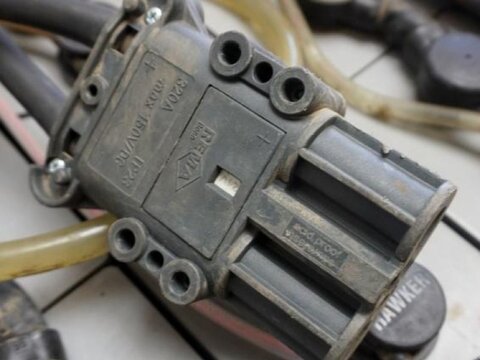 24 Volt 6 PzS 930 Ah 3