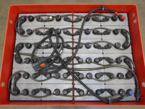 48 Volt 5 PzS 700 Ah 3