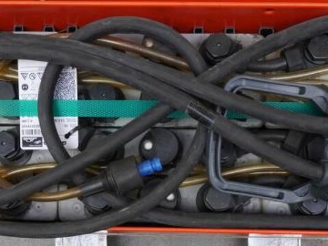 24 Volt 2 PzS 230 Ah 3