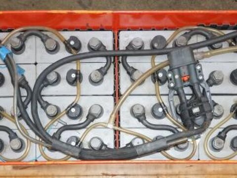 48 Volt 4 PzS 560 Ah 3