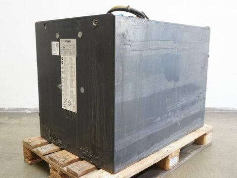 Sonstige 80 Volt 4 PzQ 688 Ah