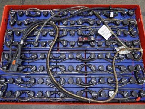 80 Volt 4 PzQ 688 Ah 3