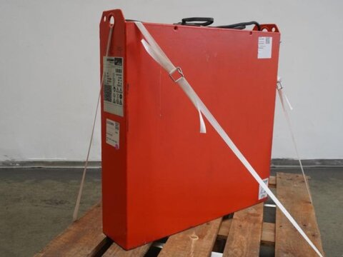 Sonstige 24 Volt 2 PzB 200 Ah