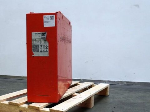 Sonstige 24 Volt 3 PzS 375 Ah