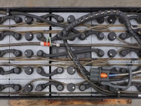 48 Volt 4 PzS 620 Ah 3