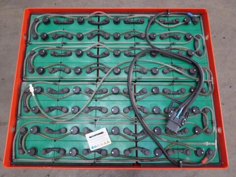 80 Volt 5 PzS 625 Ah 3