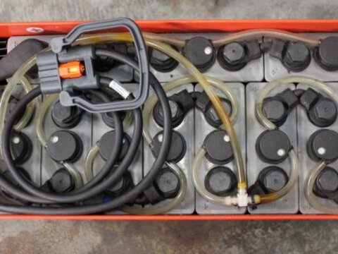 24 Volt 3 PzB 225 Ah 3