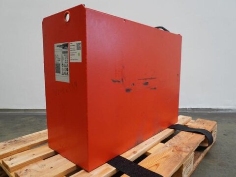Sonstige 24 Volt 5 PzS 575 Ah