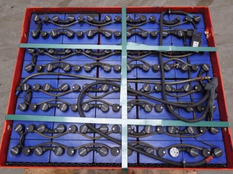 80 Volt 5 PzQ 690 Ah 3