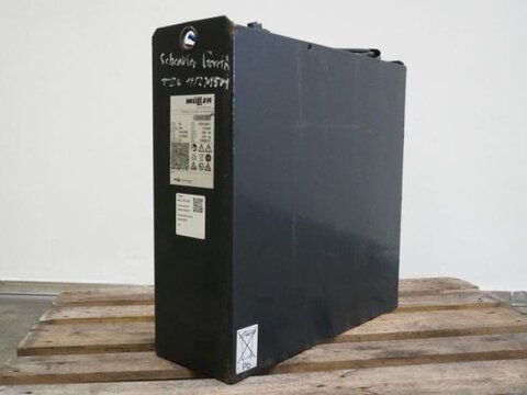 24 Volt 2 PzS 250 Ah 3