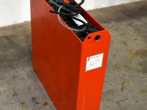 24 Volt 2 PzB 200 Ah 2