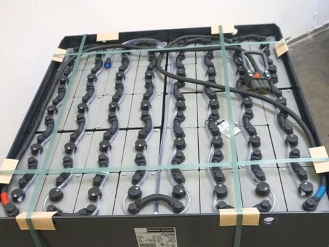 80 Volt 6 PzS 930 Ah 3