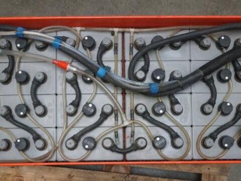 48 Volt 5 PzS 700 Ah 3