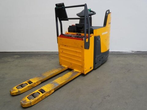 Jungheinrich ERE225 2