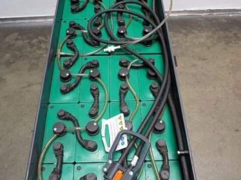 48 Volt 5 PzS 700 Ah 3