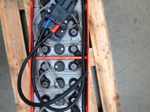 24 Volt 3 PzS 375 Ah 3