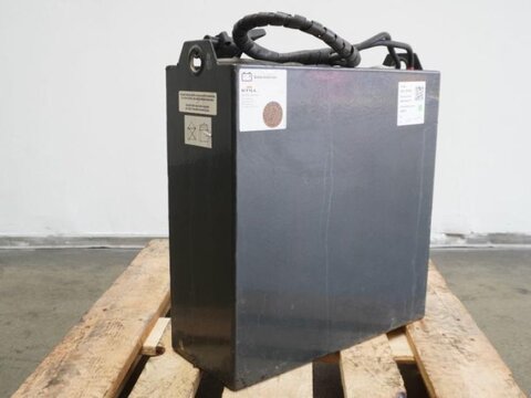 Sonstige 24 Volt 2 PzB 130 Ah