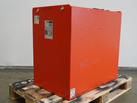 Sonstige 48 Volt 4 PzS 620 Ah