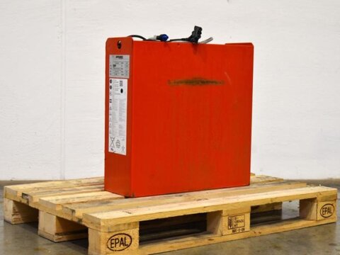 Sonstige 24 Volt 2 PzS 250 Ah