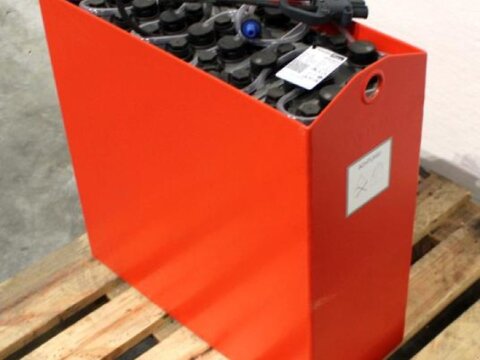 24 Volt 3 PzB 225 Ah 2