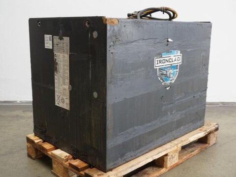 Sonstige 80 Volt 4 PzQ 688 Ah
