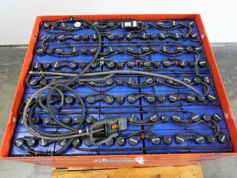 80 Volt 5 PzQ 860 Ah 3