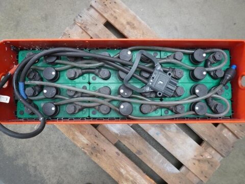 24 Volt 2 PzS 230 Ah 3