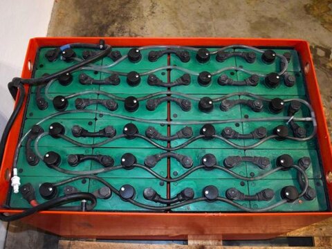 48 Volt 4 PzS 500 Ah 3