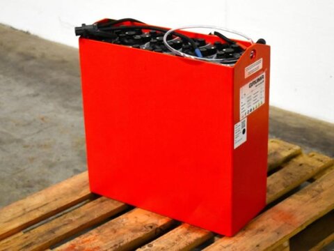 Sonstige 24 Volt 3 PzB 225 Ah