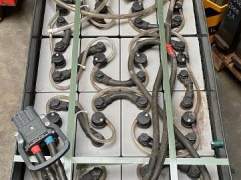 48 Volt 6 PzS 840 Ah 3