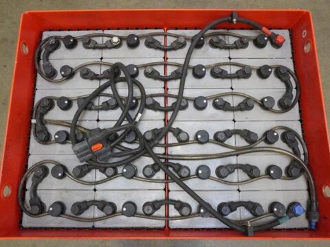 48 Volt 5 PzS 700 Ah 3