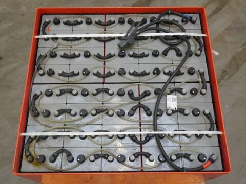 80 Volt 6 PzS 930 Ah 3